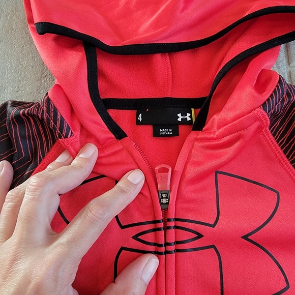 5 pcs Under Armour jackets/hoodie - Picture 6 of 16